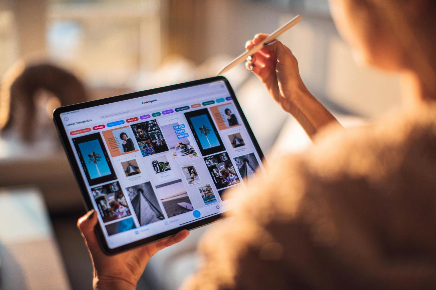 Online marketing campaign for digital creator